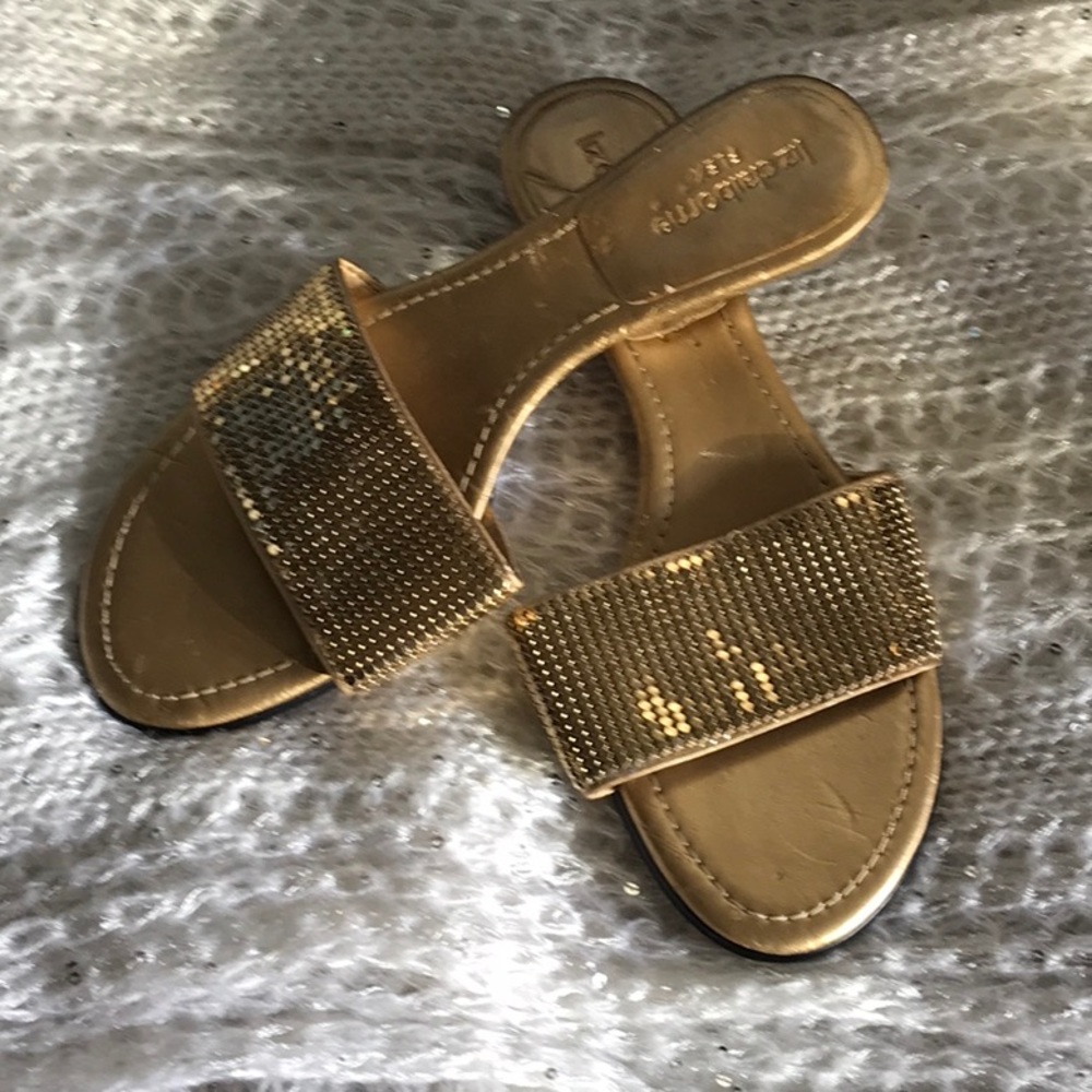 Great little sparkling gold mini heels. Size 6 1/2